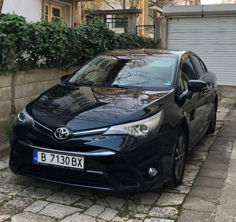 Toyota Avensis 1.6D Executive, снимка 1 - Автомобили и джипове - 48652717