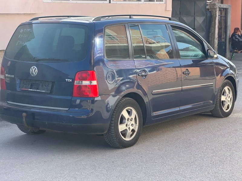 VW Touran, снимка 5 - Автомобили и джипове - 49581595