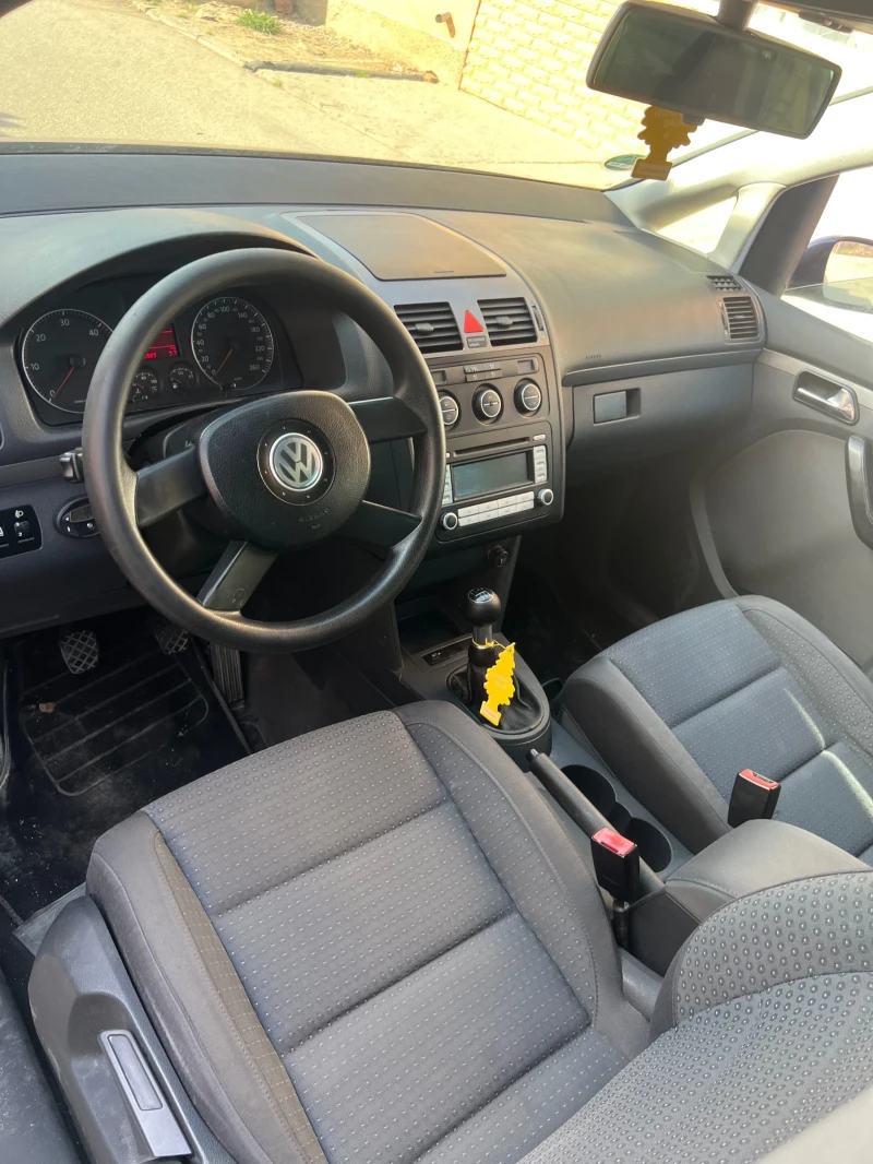 VW Touran, снимка 6 - Автомобили и джипове - 49581595