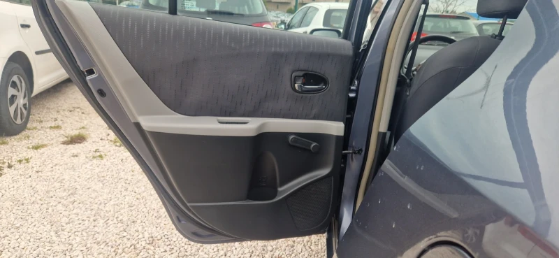 Toyota Yaris 1.3i-Gaz.Inj.-FACELIFT-ИТАЛИЯ, снимка 15 - Автомобили и джипове - 52747516