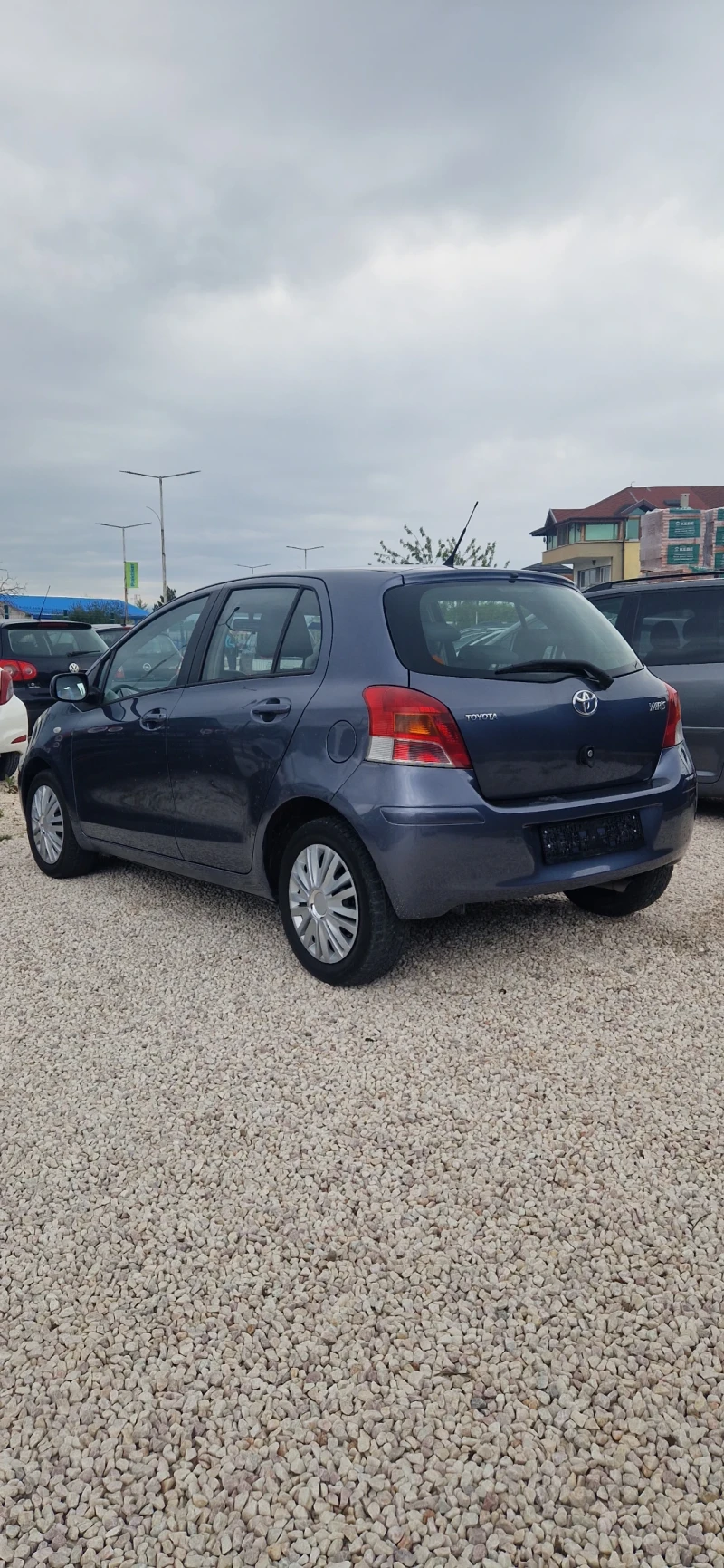 Toyota Yaris 1.3i-Gaz.Inj.-FACELIFT-ИТАЛИЯ, снимка 6 - Автомобили и джипове - 52747516