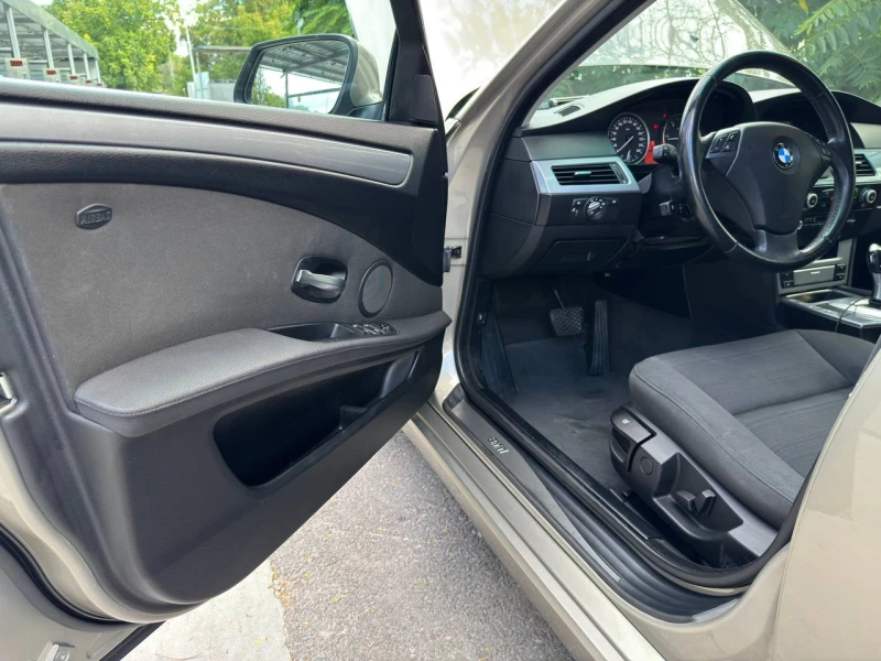 BMW 520, снимка 10 - Автомобили и джипове - 52299763