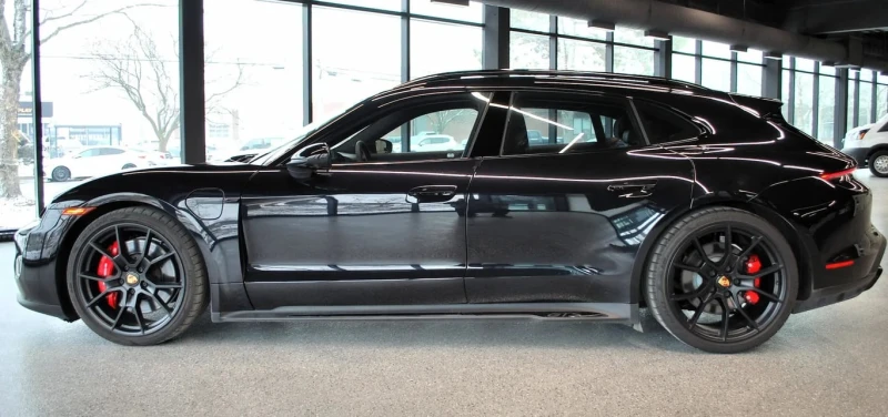 Porsche Taycan * GTS * CARFAX * БЕЗ ПЪРВОНАЧАЛНА ВНОСКА, снимка 2 - Автомобили и джипове - 52891650