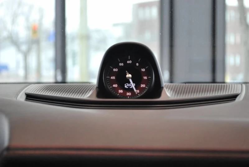 Porsche Taycan * GTS * CARFAX * БЕЗ ПЪРВОНАЧАЛНА ВНОСКА, снимка 16 - Автомобили и джипове - 52891650