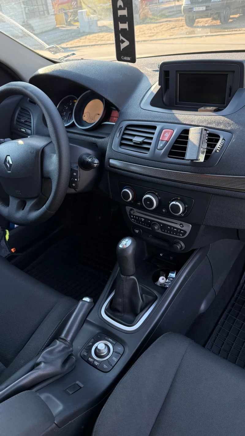 Renault Megane 1.5dci, снимка 8 - Автомобили и джипове - 52913072