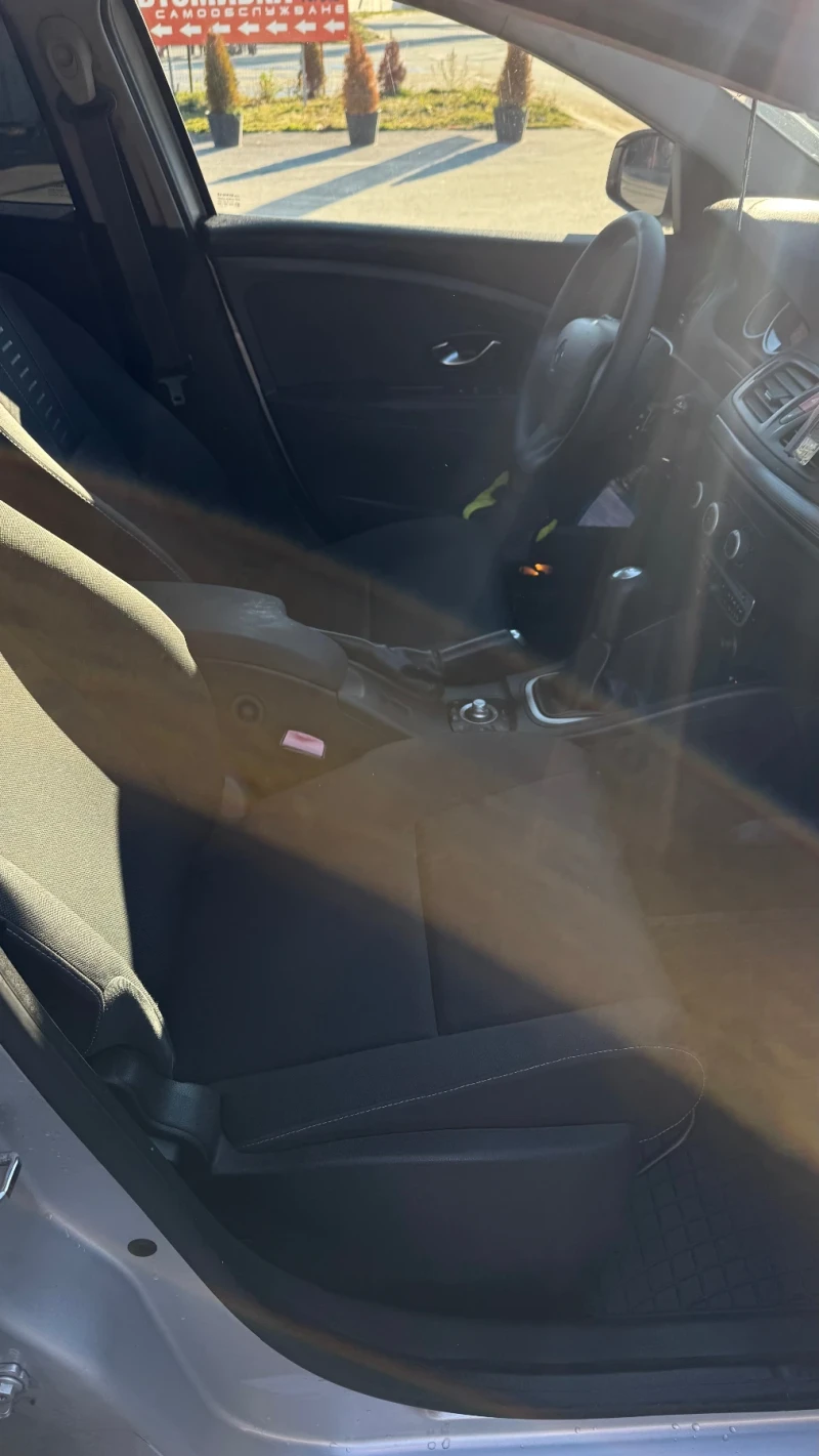 Renault Megane 1.5dci, снимка 7 - Автомобили и джипове - 52913072