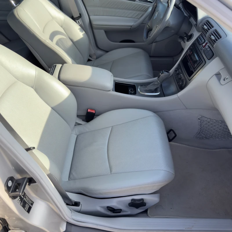 Mercedes-Benz C 200 Kompessor 163k.c., снимка 10 - Автомобили и джипове - 53129751