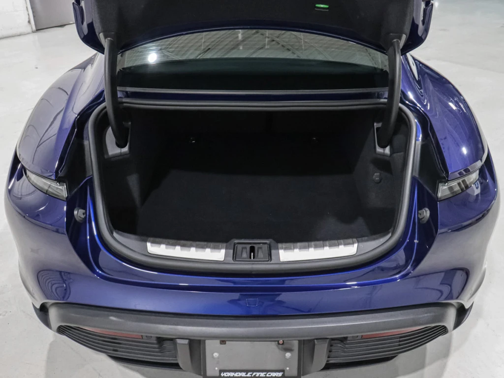 Porsche Taycan 4S AWD / Premium PKG / PANO / BOSE - изображение 9