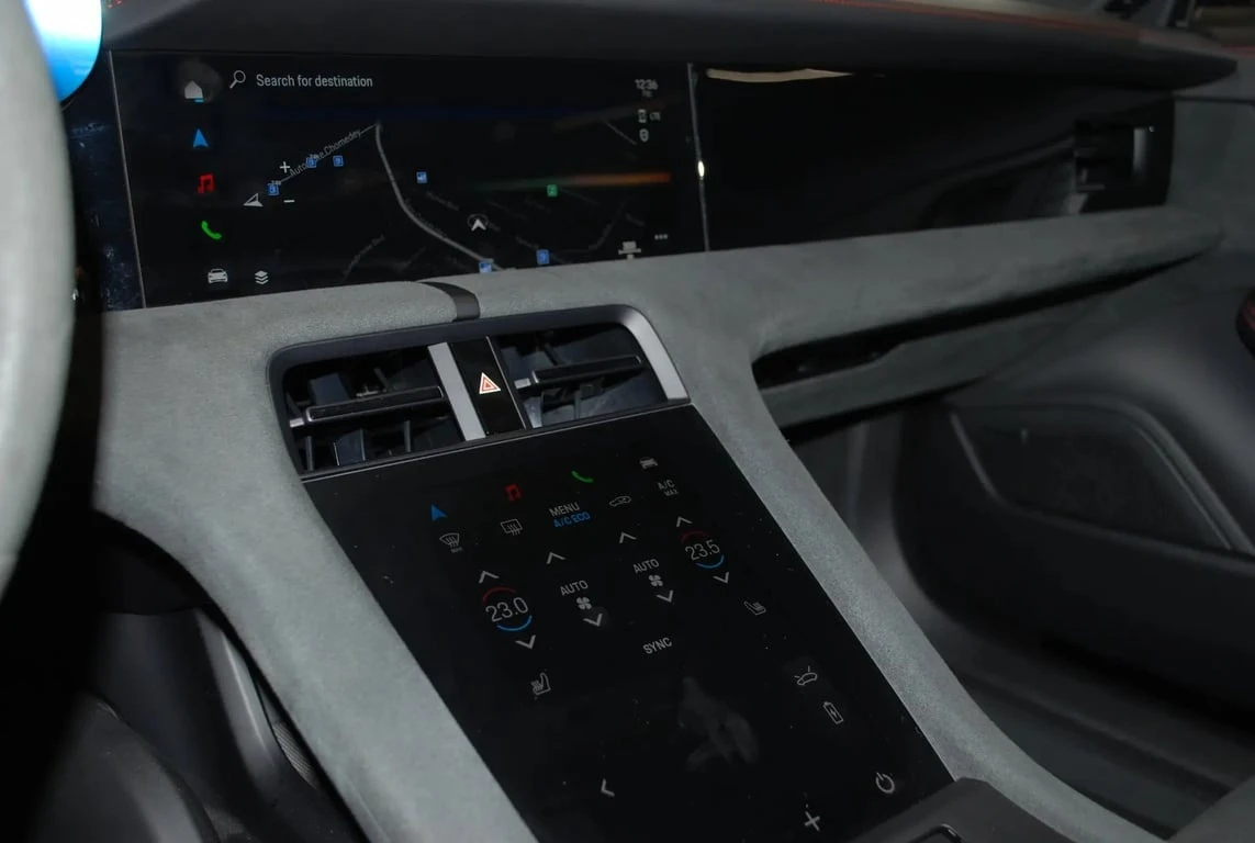 Porsche Taycan * GTS * CARFAX * БЕЗ ПЪРВОНАЧАЛНА ВНОСКА - изображение 9