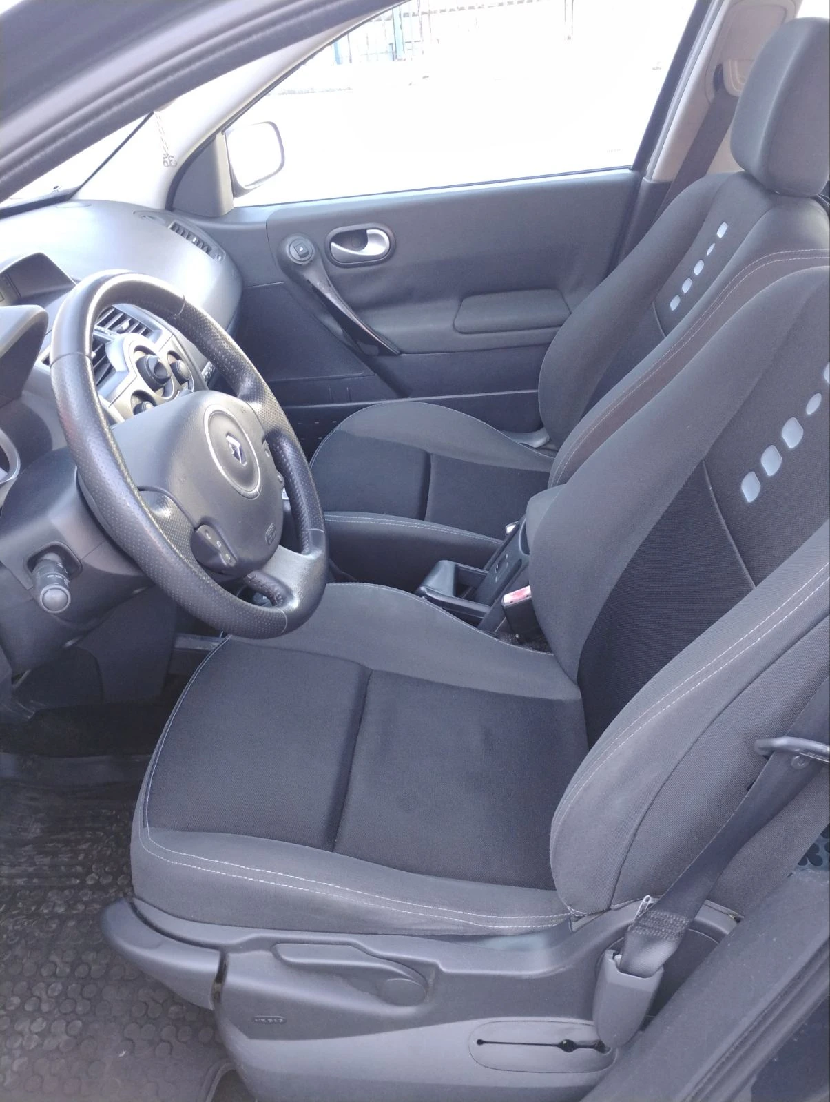 Renault Megane, снимка 5 - Автомобили и джипове - 53828949