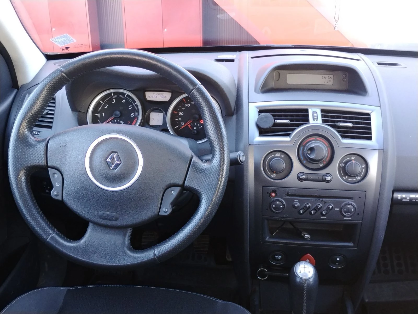 Renault Megane, снимка 7 - Автомобили и джипове - 53828949