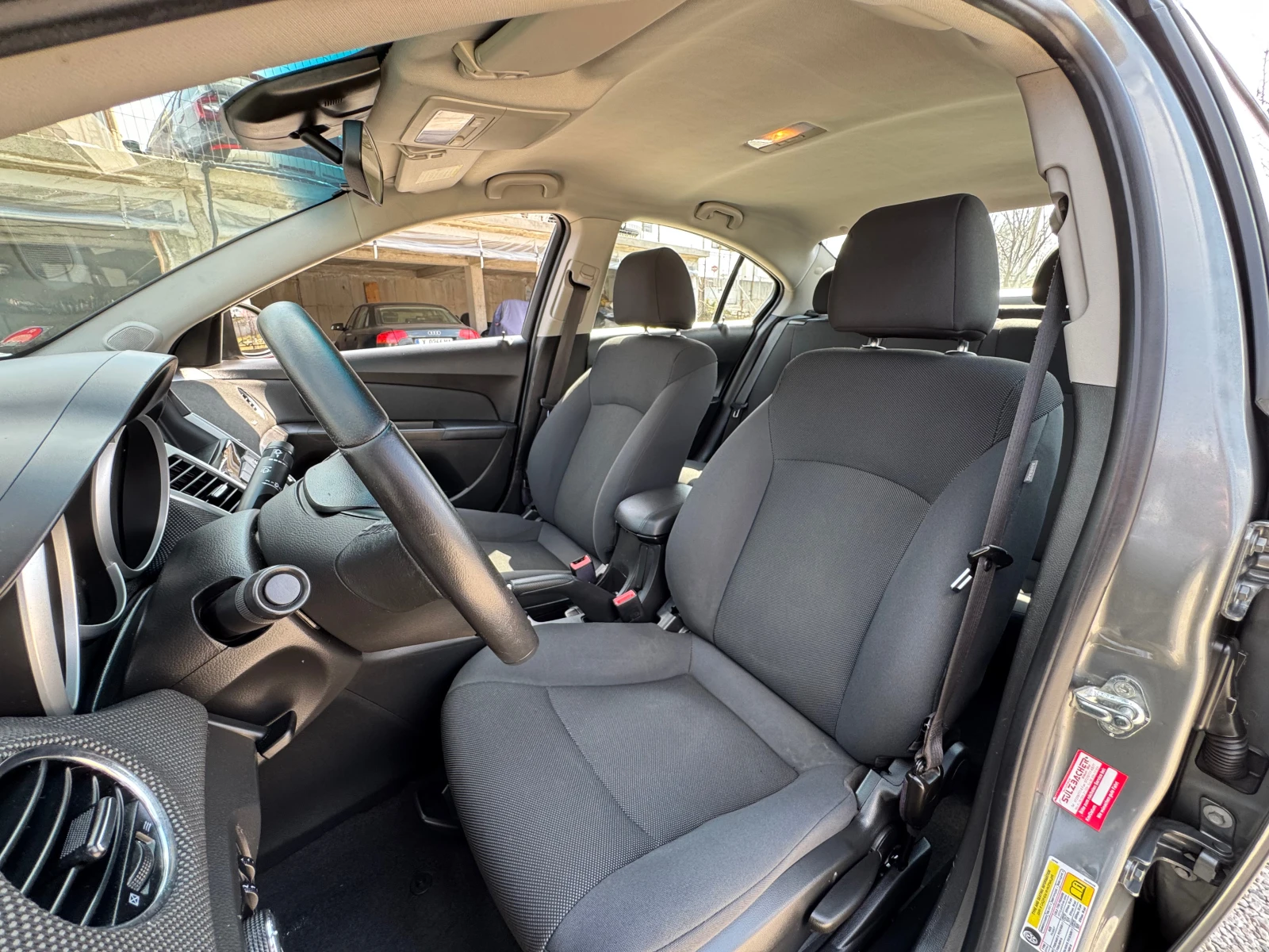 Chevrolet Cruze 1.6i-КАТО НОВ, снимка 11 - Автомобили и джипове - 53873681