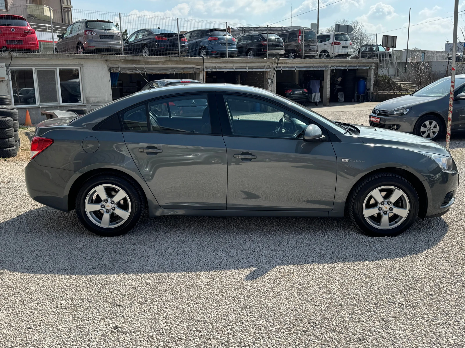Chevrolet Cruze 1.6i-КАТО НОВ, снимка 3 - Автомобили и джипове - 53873681