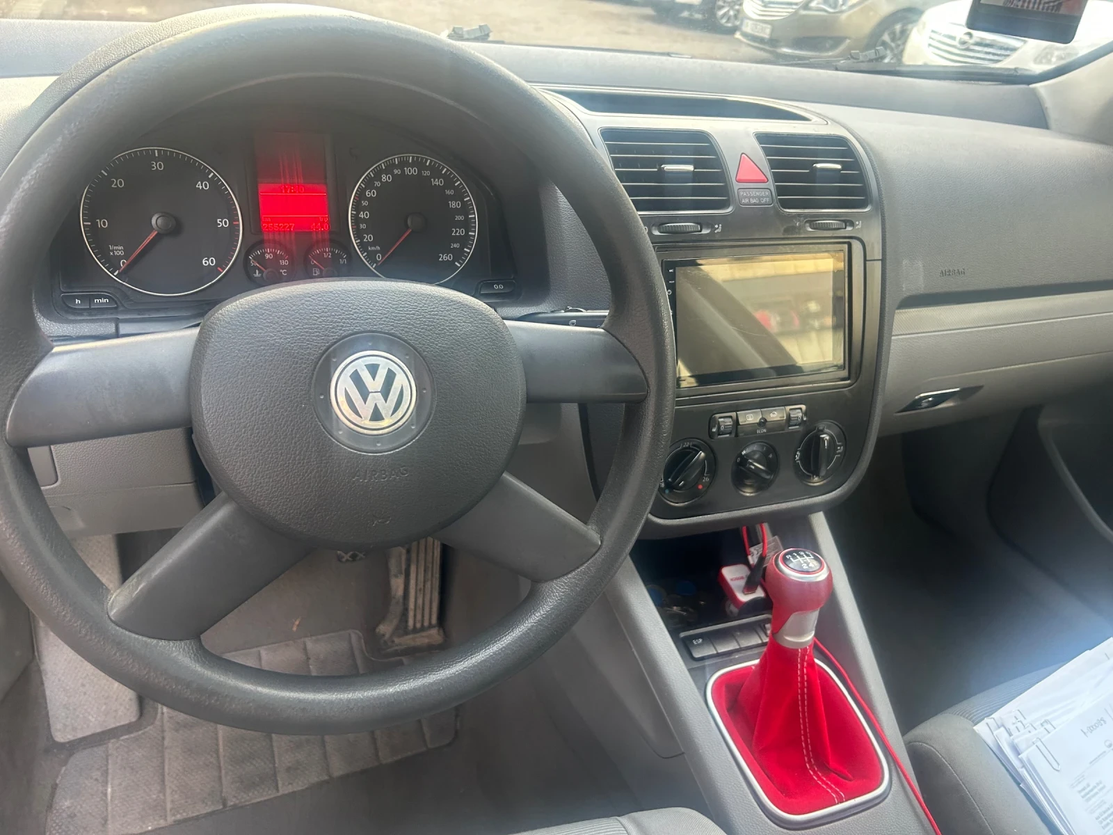 VW Golf 1.9 TDI панорама/подгрев, снимка 5 - Автомобили и джипове - 54008832