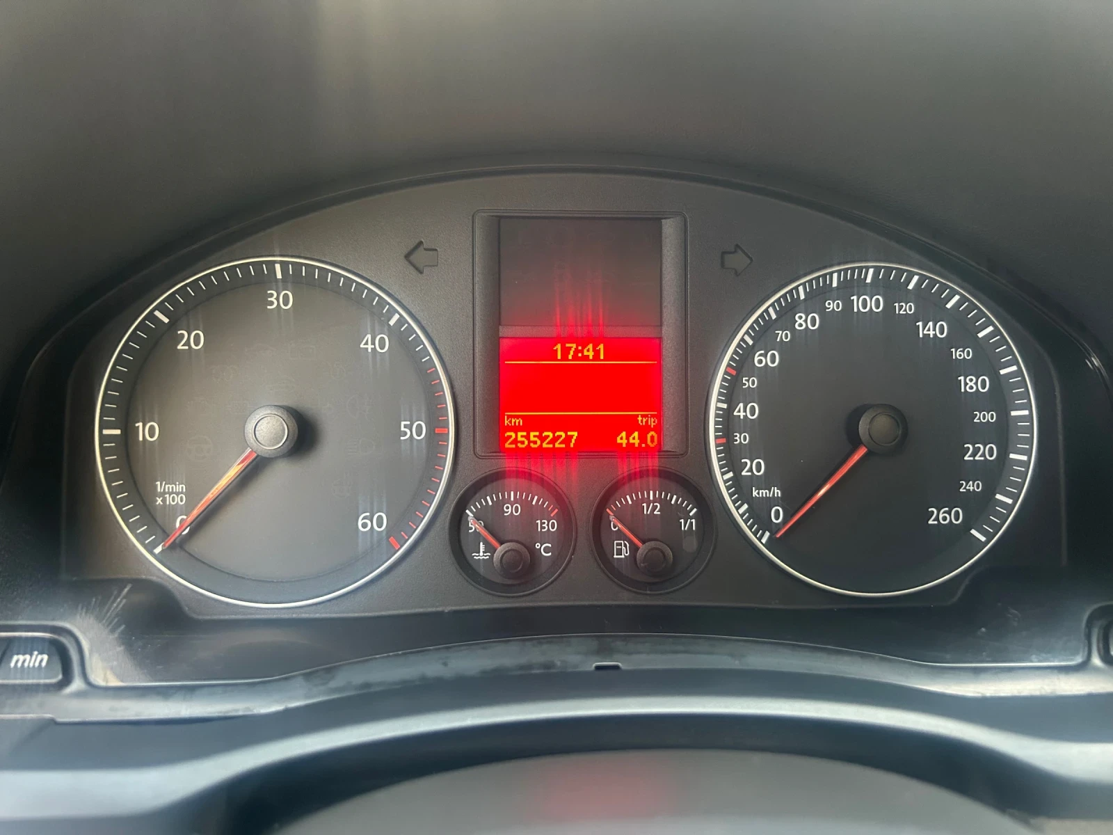 VW Golf 1.9 TDI панорама/подгрев, снимка 6 - Автомобили и джипове - 54008832