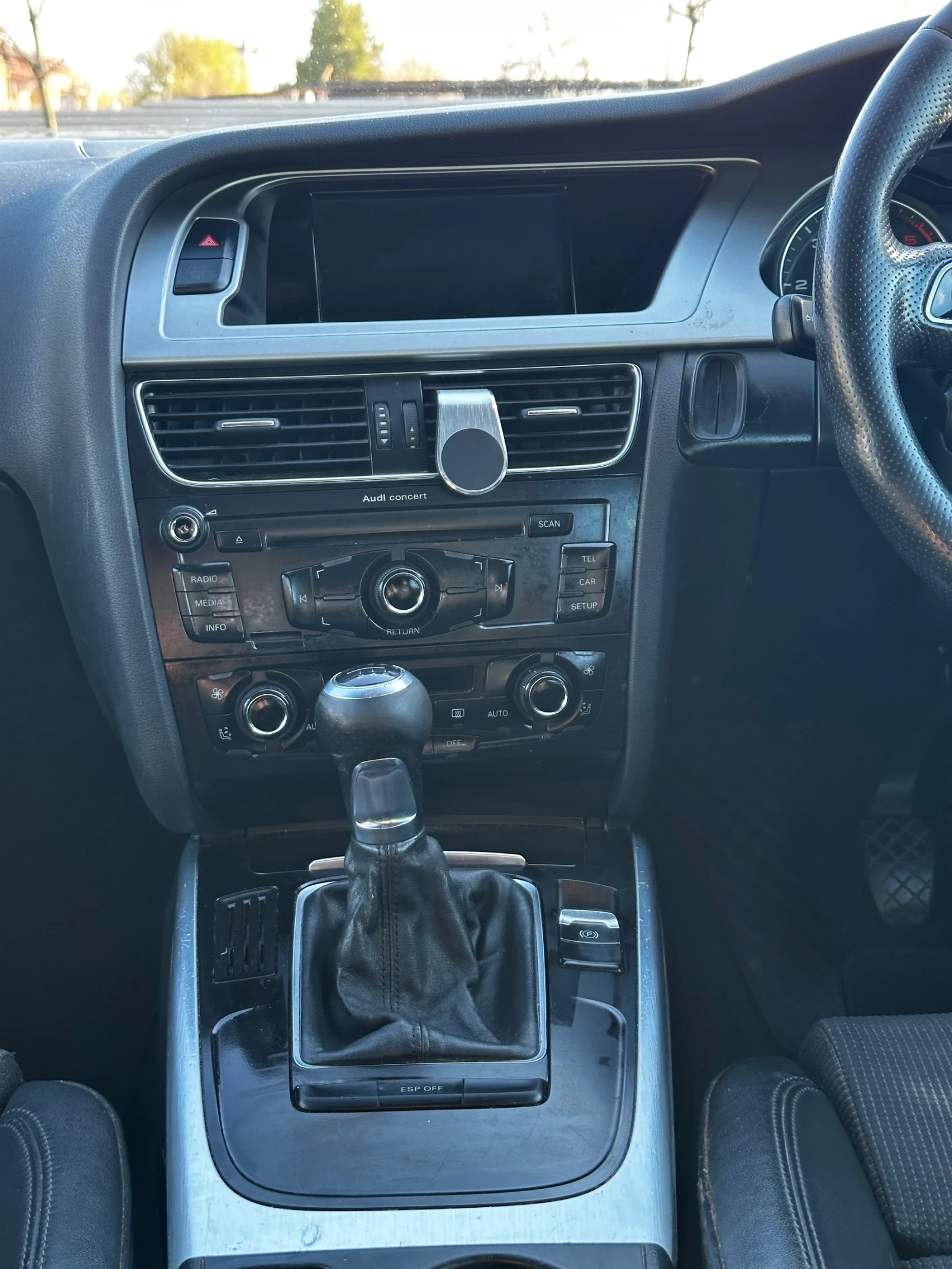 Audi A4 2.0 TDI S-Line, снимка 13 - Автомобили и джипове - 54147139