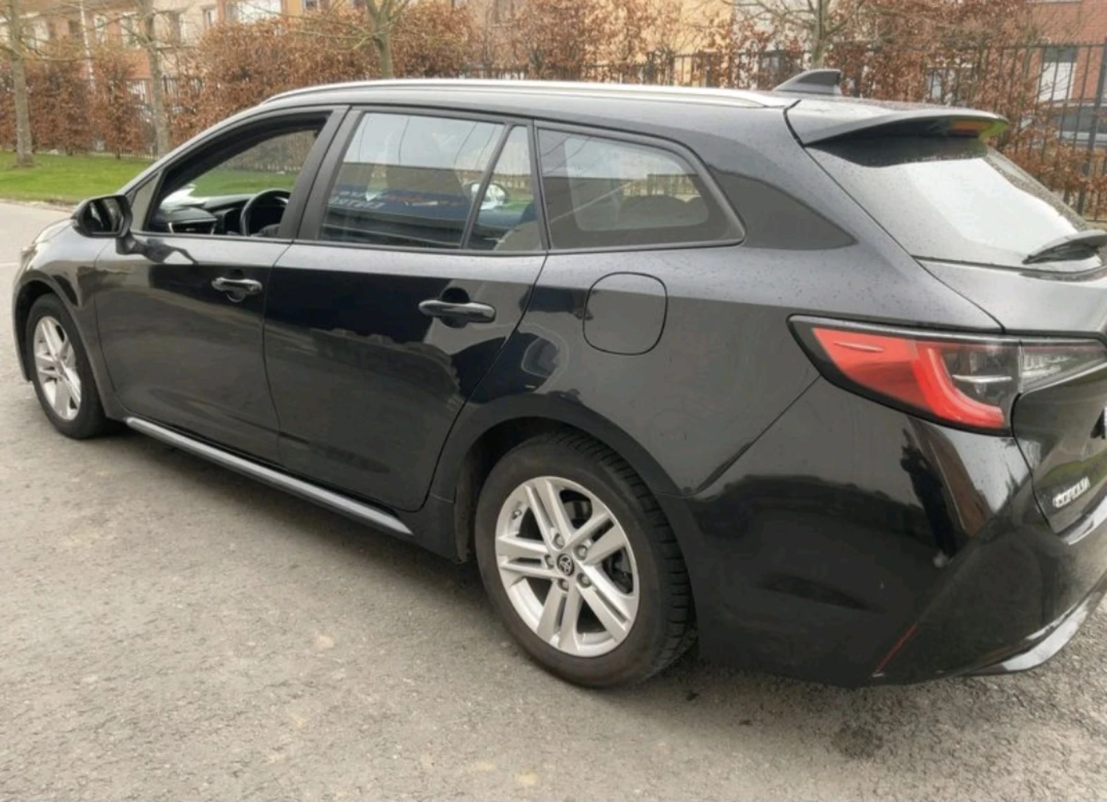 Toyota Corolla ХИБРИД* ТОП ЦЕНА* ОБАДИ СЕ СЕГА* * , снимка 2 - Автомобили и джипове - 54397573