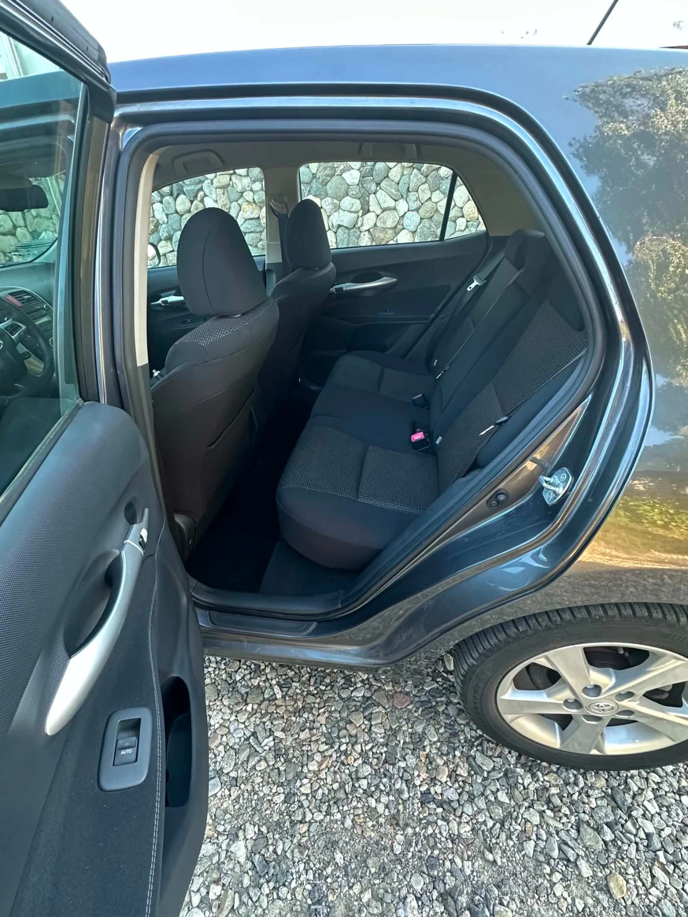Toyota Auris 2.0 D-4D 126 к.с.Facelift / Keyless Go, снимка 15 - Автомобили и джипове - 55242527