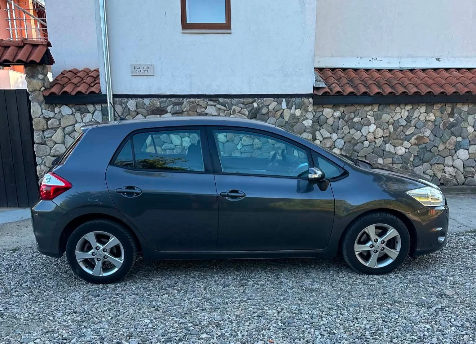 Toyota Auris 2.0 D-4D 126 к.с.Facelift / Keyless Go, снимка 2 - Автомобили и джипове - 55242527
