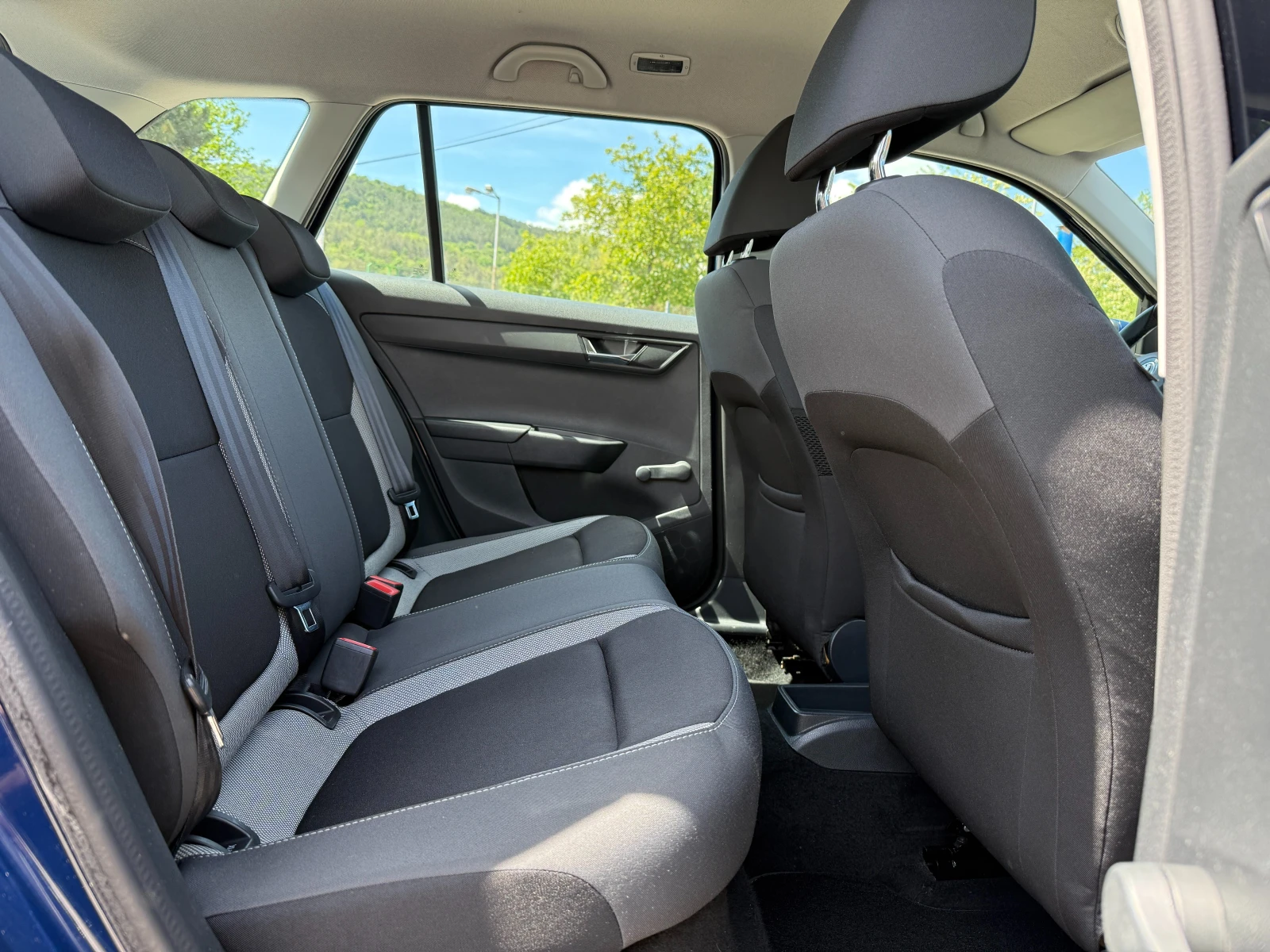 Skoda Fabia 1.4TDI-Дистроник-климатроник-парктроник-LED-TOP!!!, снимка 13 - Автомобили и джипове - 54560279