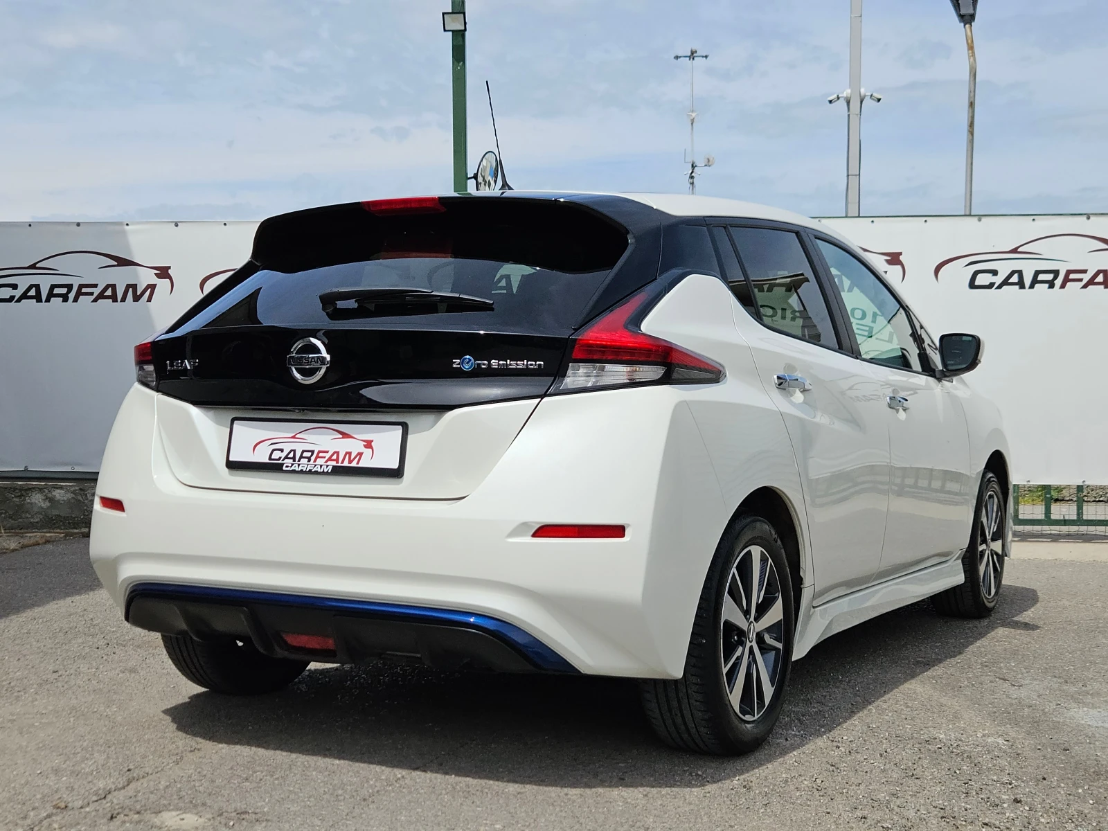 Nissan Leaf  ACENTA/SOH 100%/38600км/KEYLESS/DISTRONIC/CARPLAY, снимка 3 - Автомобили и джипове - 54606300