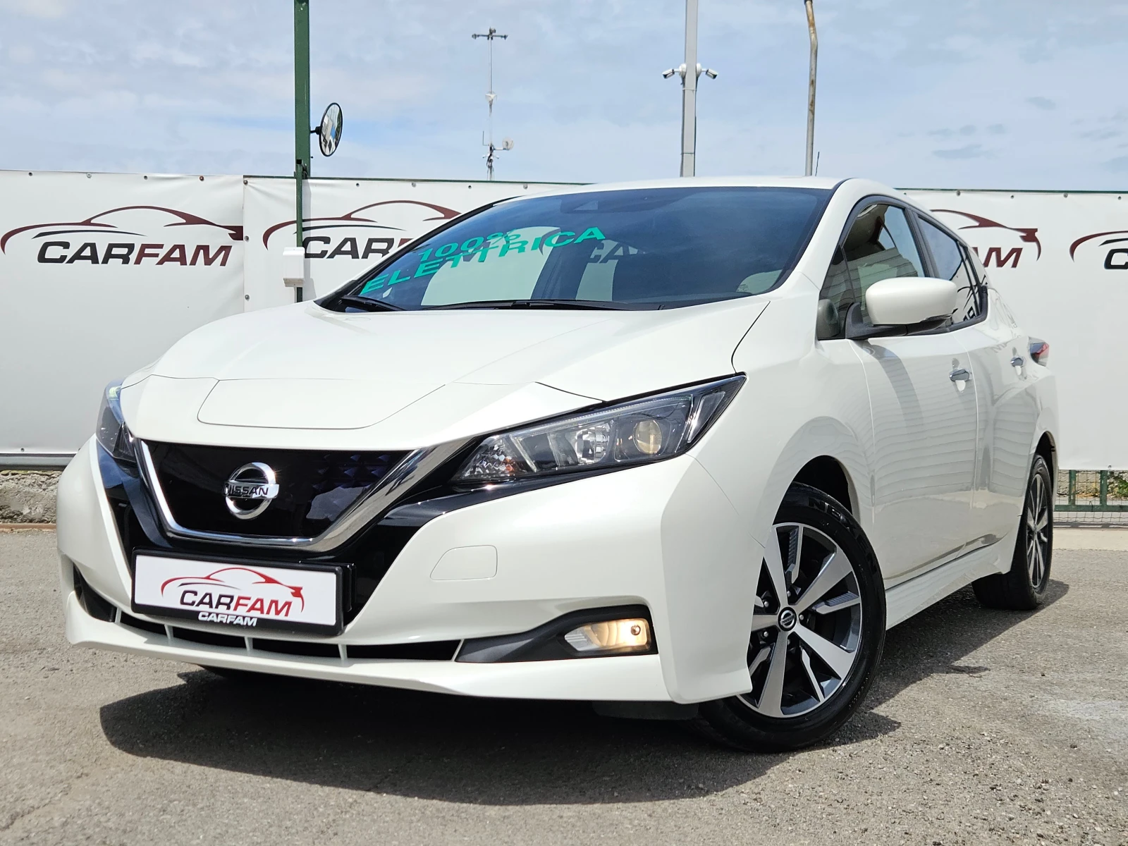 Nissan Leaf  ACENTA/SOH 100%/38600км/KEYLESS/DISTRONIC/CARPLAY, снимка 7 - Автомобили и джипове - 54606300