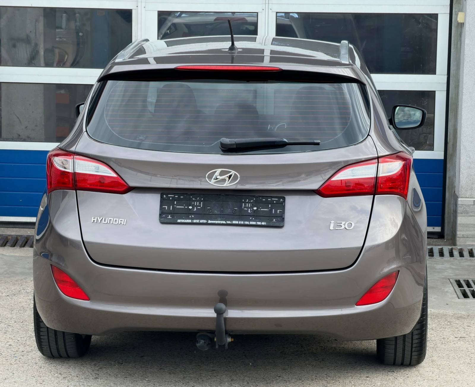 Hyundai I30 1.4i/Подходящ за газофициране/ДОКАЗУЕМ ПРОБЕГ, снимка 5 - Автомобили и джипове - 55053328