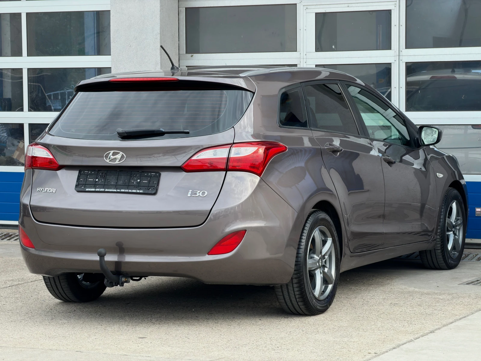Hyundai I30 1.4i/Подходящ за газофициране/ДОКАЗУЕМ ПРОБЕГ, снимка 4 - Автомобили и джипове - 55053328