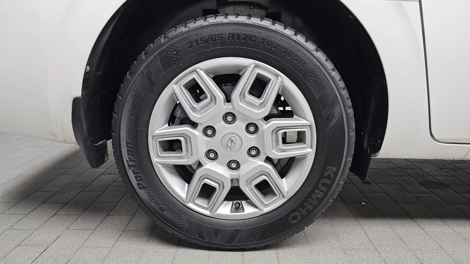 Hyundai Staria Modern* BLIND SPOT* ПОДГРЕВ ВОЛАН* КРАЙНА ЦЕНА, снимка 5 - Автомобили и джипове - 55367069