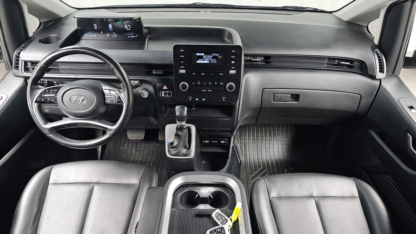 Hyundai Staria Modern* BLIND SPOT* ПОДГРЕВ ВОЛАН* КРАЙНА ЦЕНА, снимка 7 - Автомобили и джипове - 55367069
