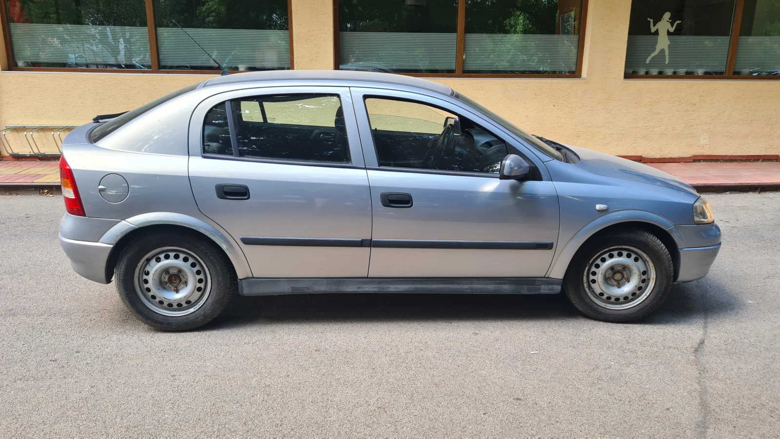 Opel Astra, снимка 2 - Автомобили и джипове - 55589673