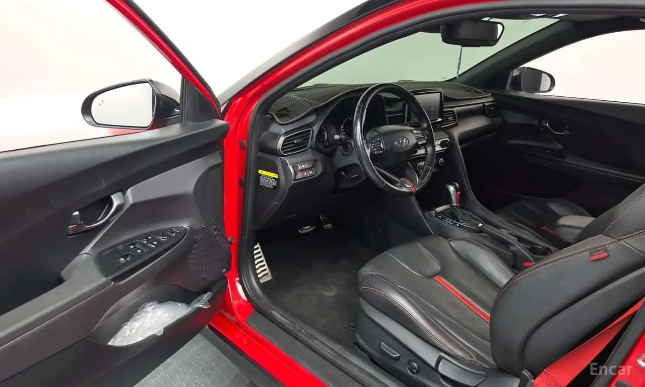 Hyundai Veloster  * 1.6 Turbo Sport * БЕЗ ПЪРВОНАЧАЛНА ВНОСКА, снимка 10 - Автомобили и джипове - 55615801