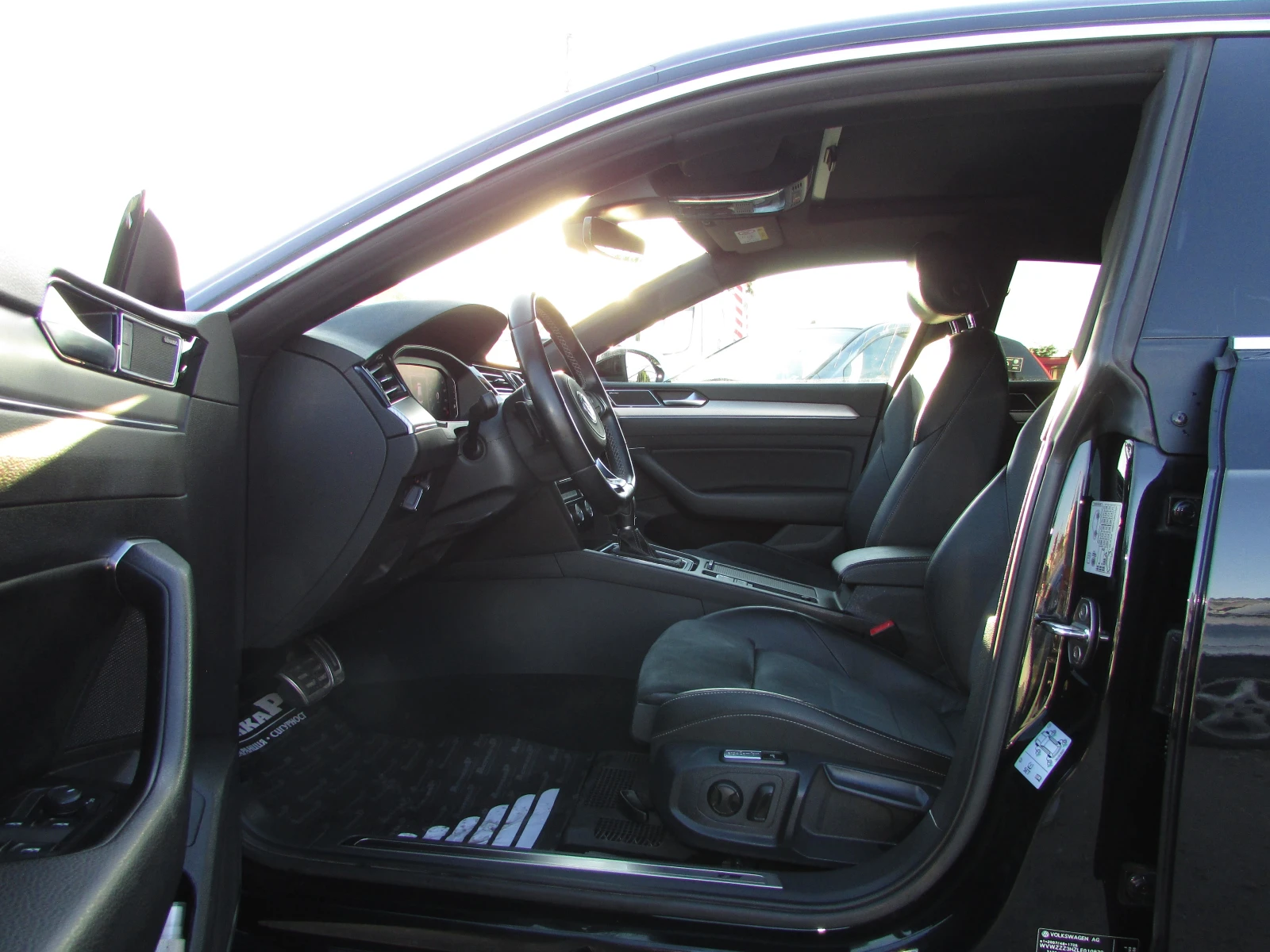 VW Arteon 2.0i R-LINE EURO6, снимка 7 - Автомобили и джипове - 55694433