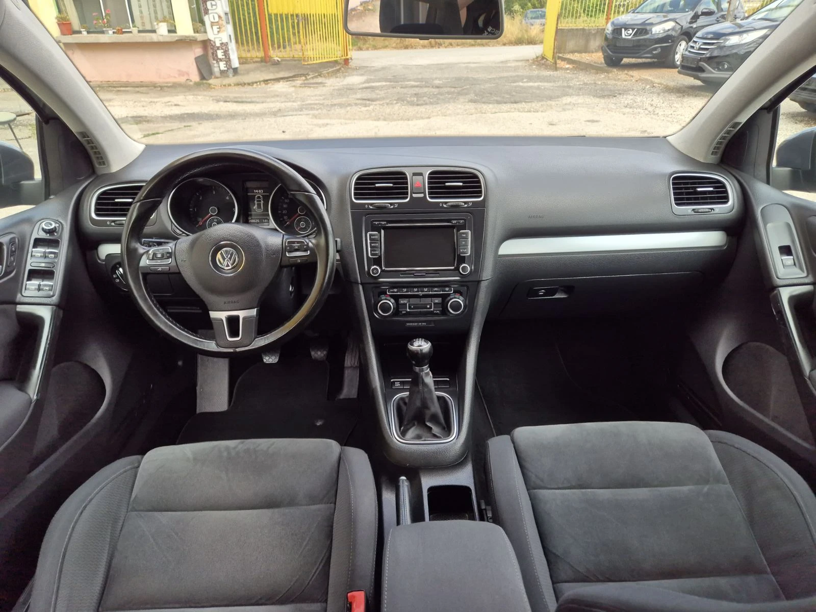 VW Golf 2.0TDI COMMON RAIL NAVI ITALY, снимка 15 - Автомобили и джипове - 55843429