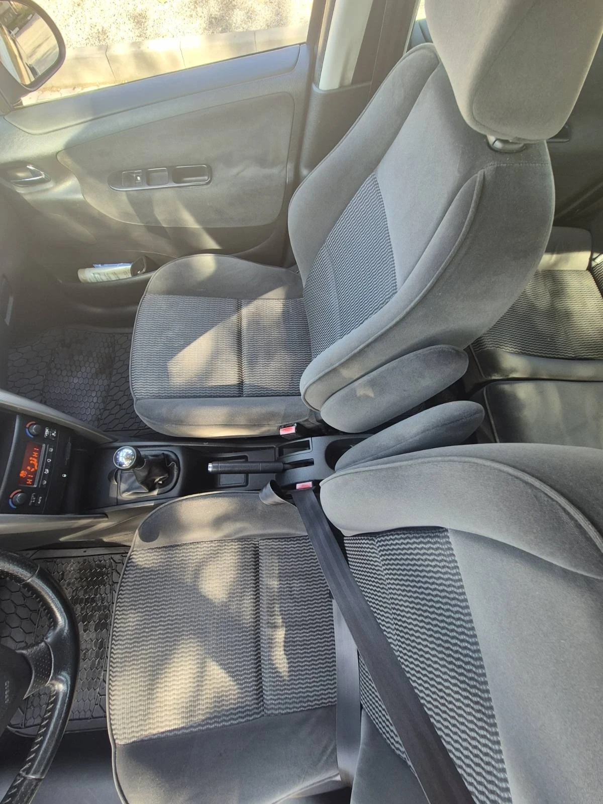 Peugeot 207, снимка 11 - Автомобили и джипове - 56641830