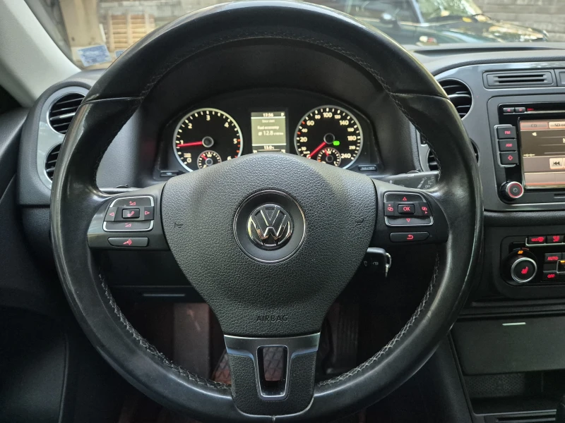 VW Tiguan 2.0 TDI 4 Motion BG, снимка 10 - Автомобили и джипове - 47729132