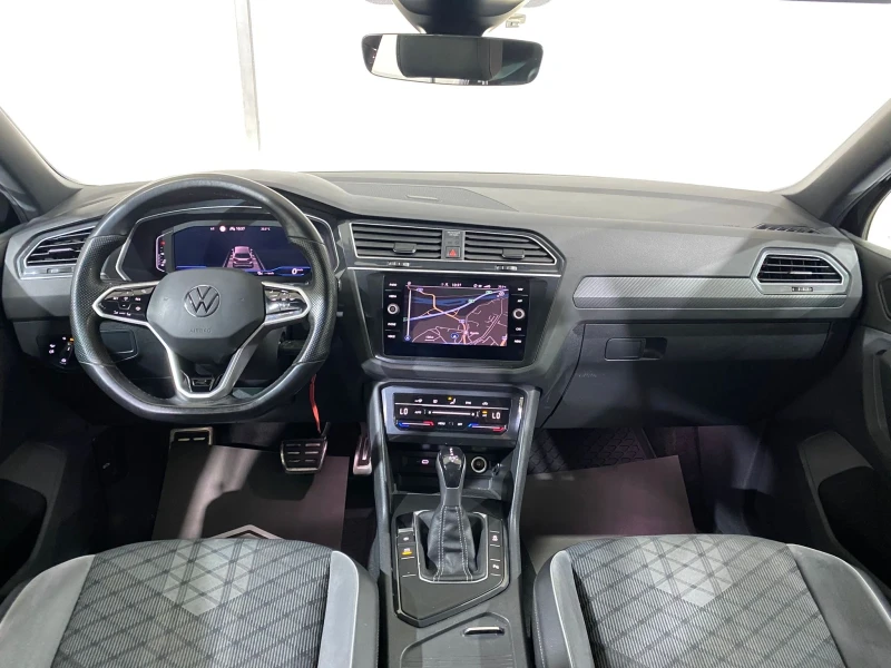 VW Tiguan 2.0 TDI * R-LINE * VIRTUAL COCKPIT* FULL , снимка 8 - Автомобили и джипове - 50746252