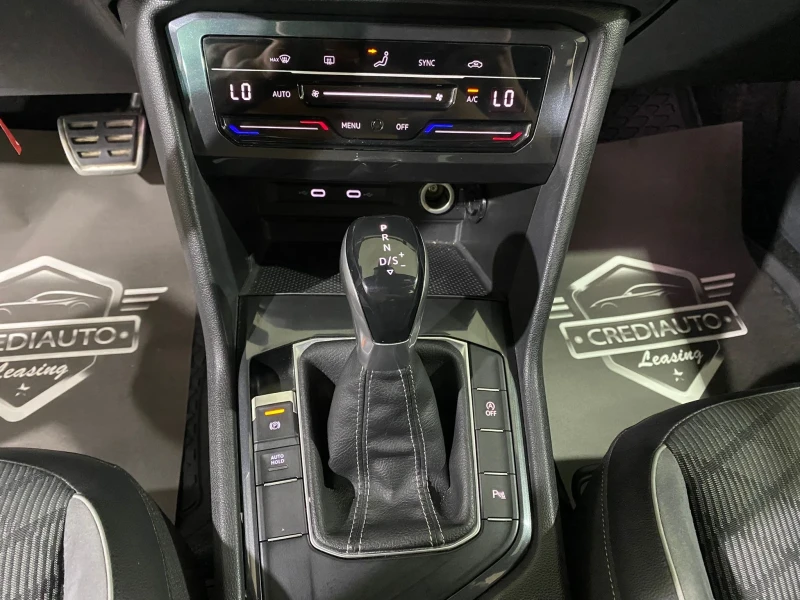 VW Tiguan 2.0 TDI * R-LINE * VIRTUAL COCKPIT* FULL , снимка 11 - Автомобили и джипове - 50746252