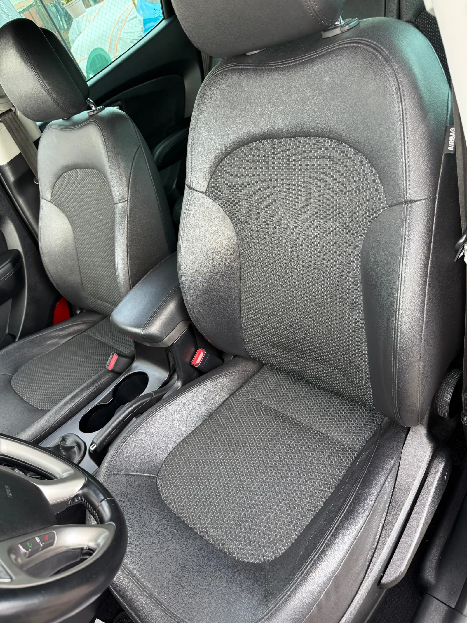 Hyundai IX35 2.0i   4х4 Швейцария - изображение 10