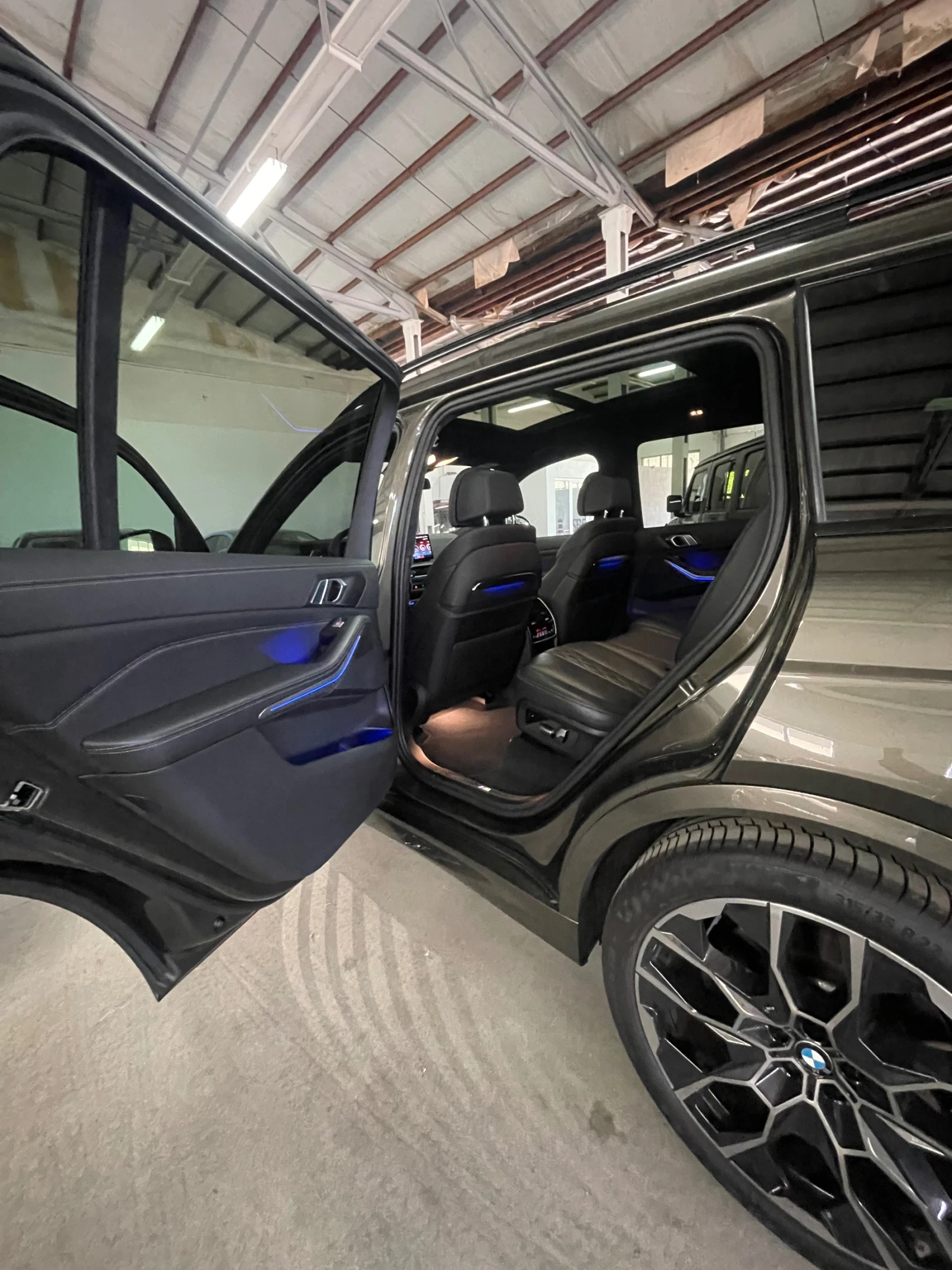 BMW X7 40d/M-sport/individual/360/6+ 1/обдух/вакум/панор/, снимка 11 - Автомобили и джипове - 54271416