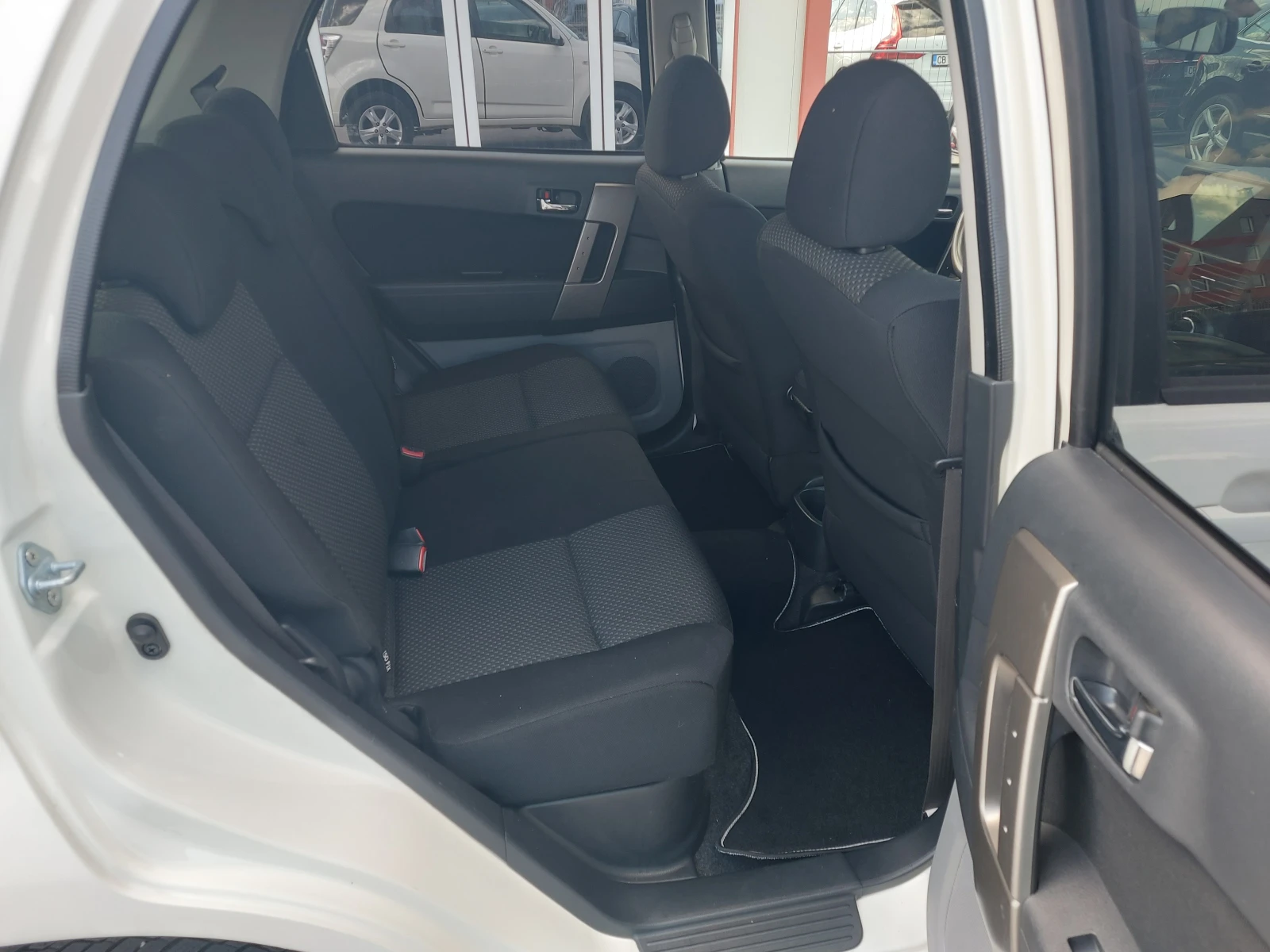 Daihatsu Terios 1.5 i* 4 WD* АВТОМАТИК* ИТАЛИЯ* 2012 г.* EURO 5, снимка 14 - Автомобили и джипове - 54698996