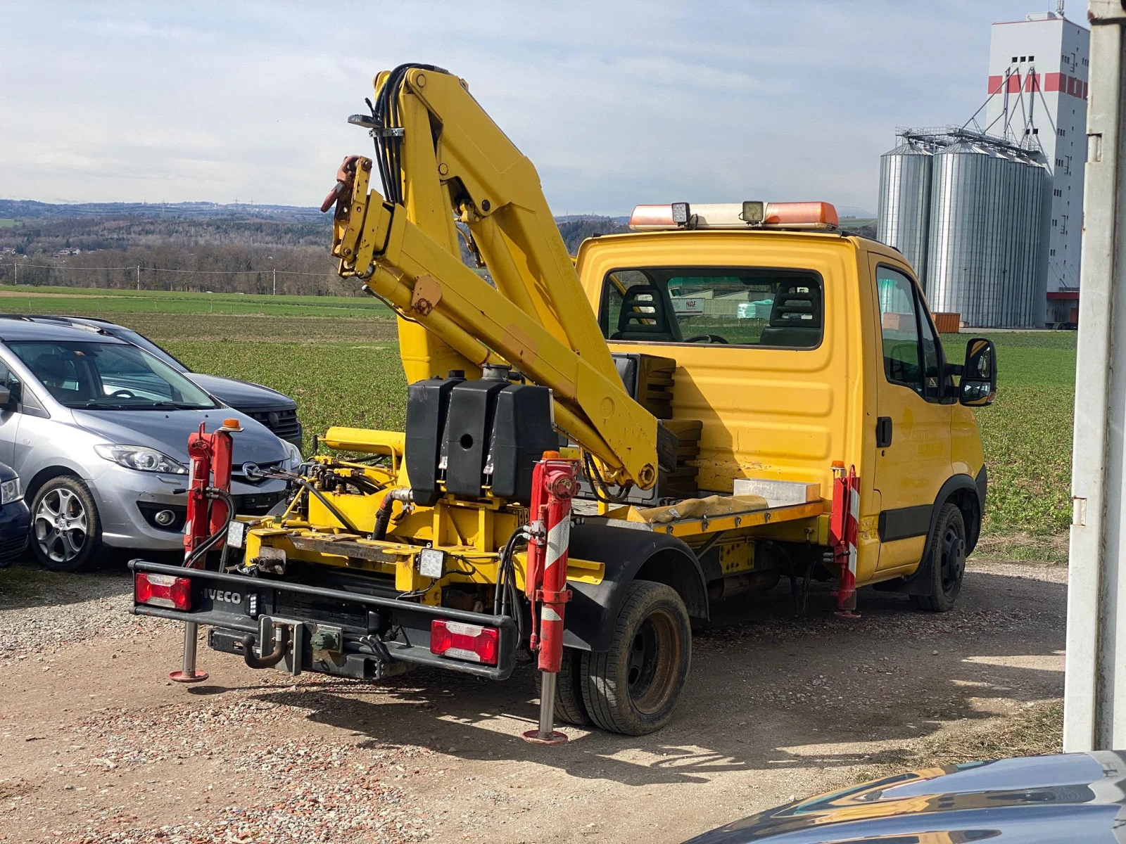 Iveco 35c18 БОРДОВИ С КРАН* 2830кг * НОВ ВНОС ОТ ШВЕЙЦАРИЯ , снимка 4 - Бусове и автобуси - 55445266