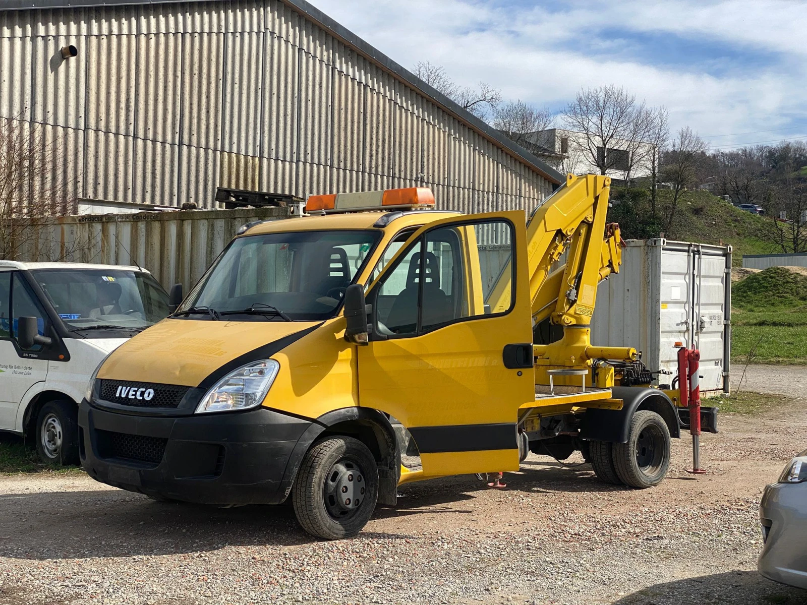 Iveco 35c18 БОРДОВИ С КРАН* 2830кг * НОВ ВНОС ОТ ШВЕЙЦАРИЯ , снимка 2 - Бусове и автобуси - 55445266