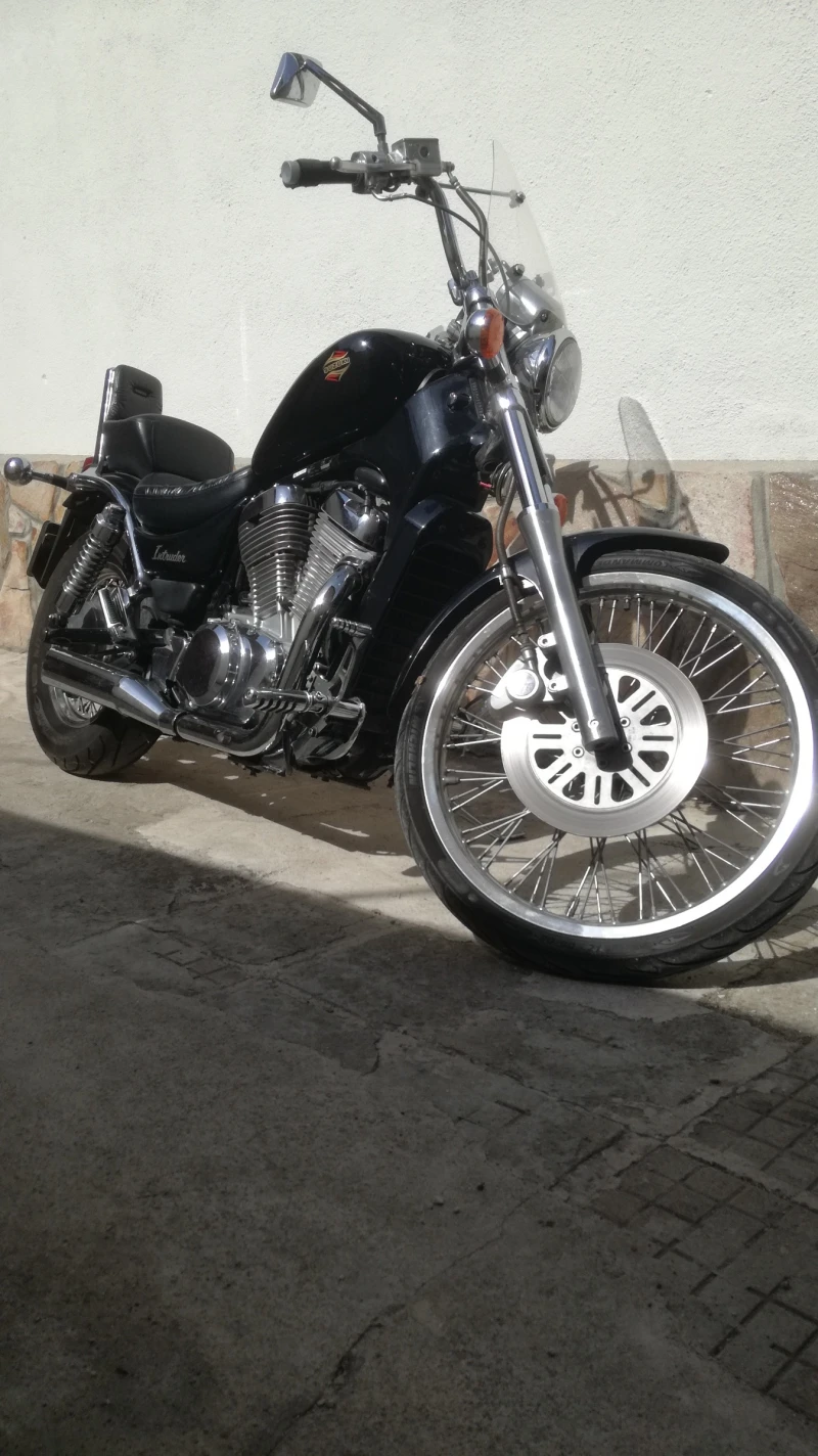 Suzuki Intruder VS 750