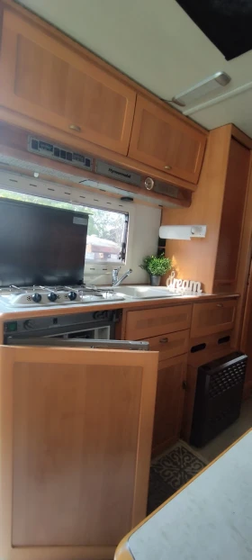 Кемпер HYMER / ERIBA 2.5 TD, Хидравлика , снимка 11