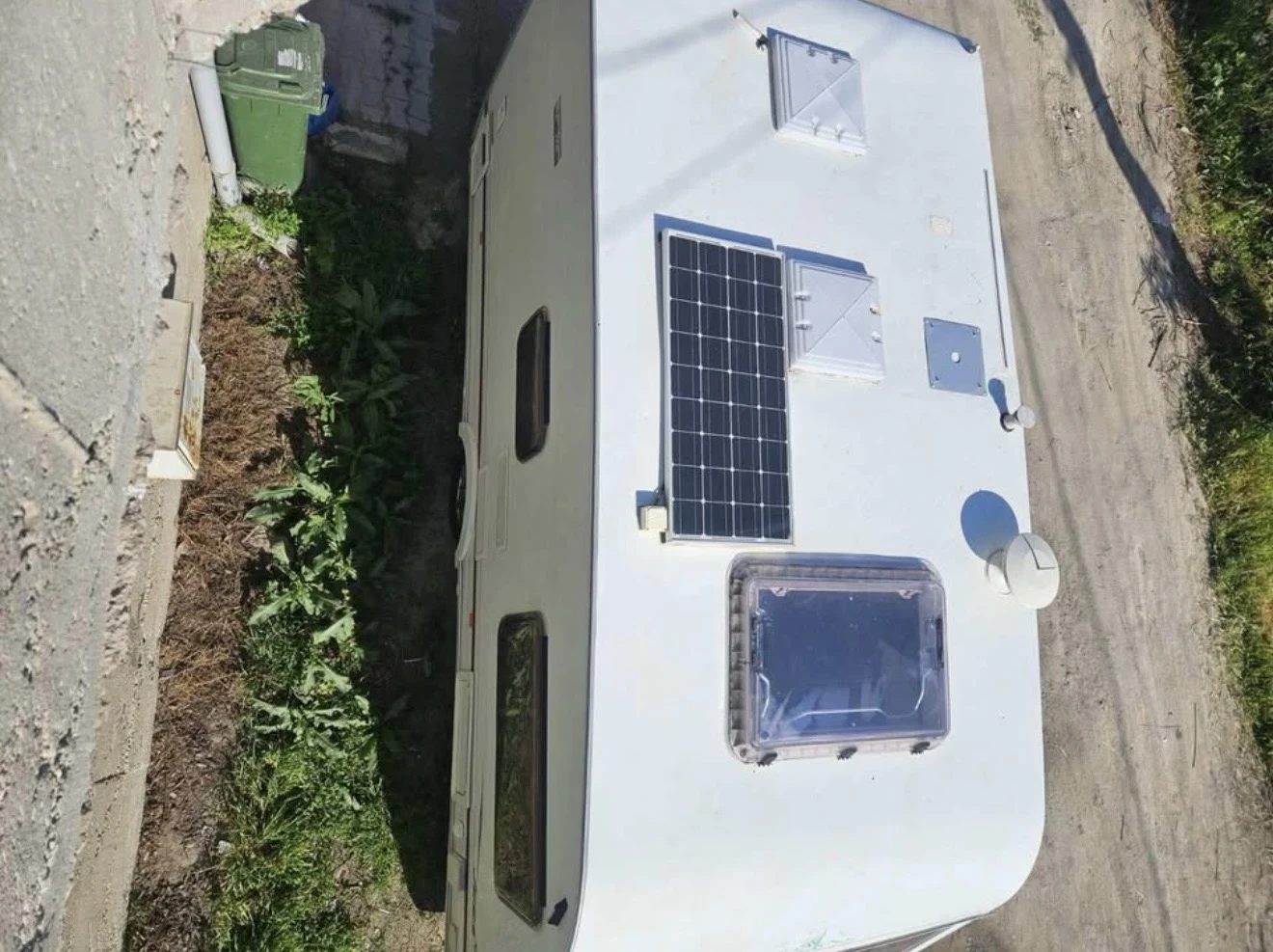 Каравана Adria Swift , снимка 10 - Каравани и кемпери - 53963272