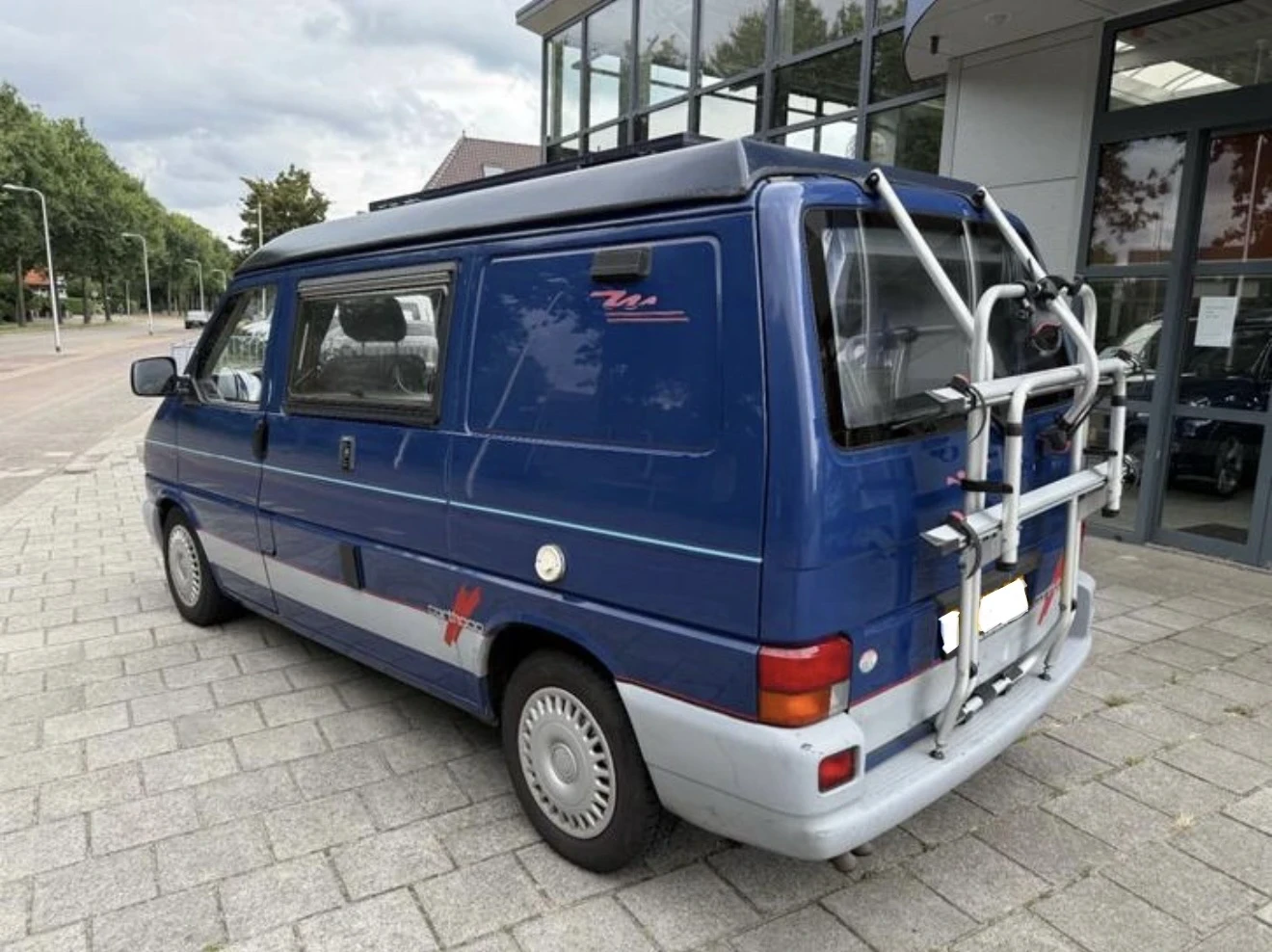 Кемпер VW T4 Carthago 2.5 TDI A/C, снимка 4 - Каравани и кемпери - 55613582