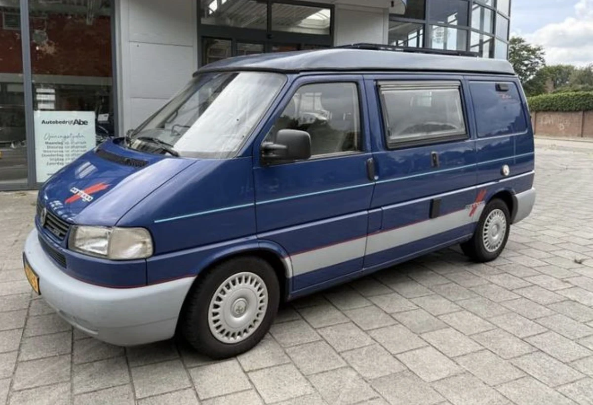Кемпер VW T4 Carthago 2.5 TDI A/C, снимка 2 - Каравани и кемпери - 55613582