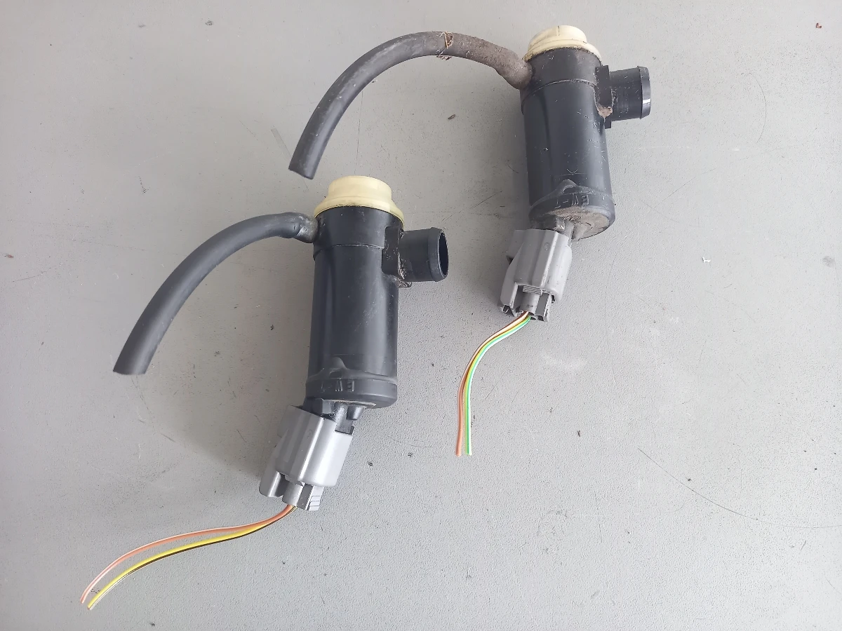 Помпа чистачки Субару Форестър (я)