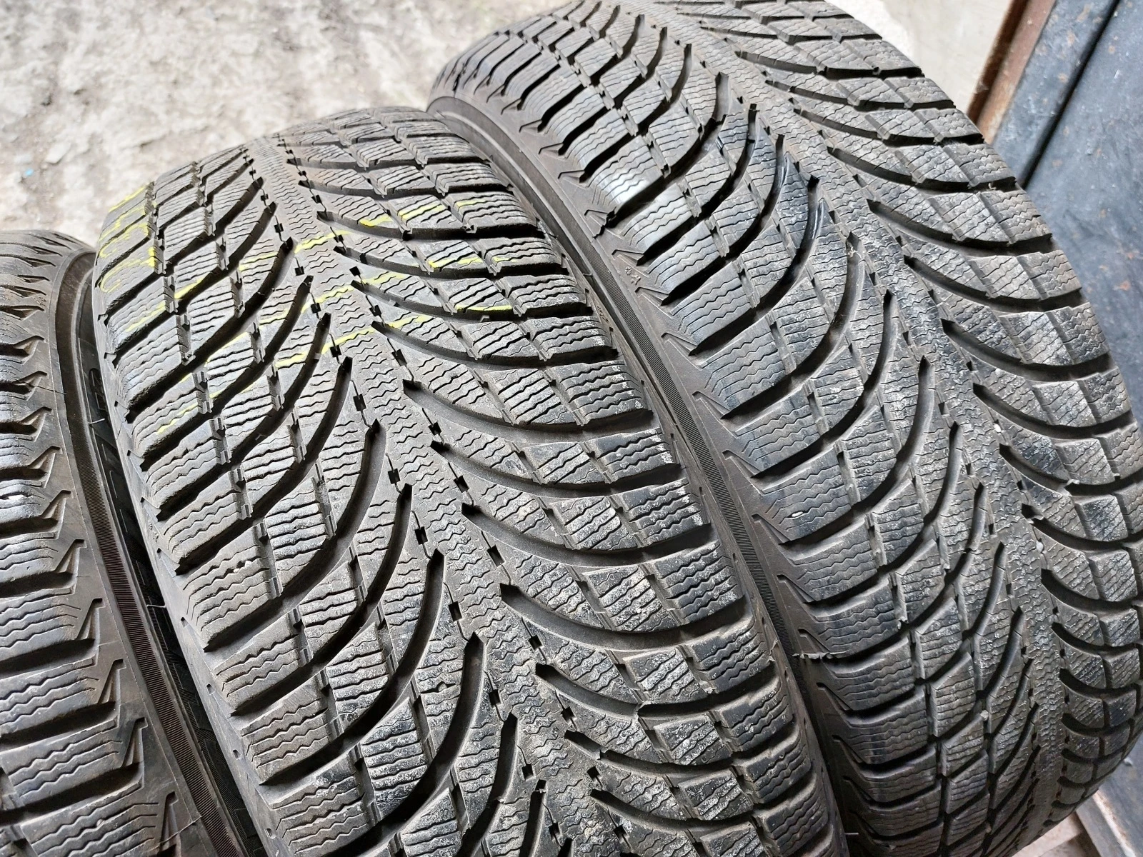 ���� 235/65R17 | Mobile.bg � ����������� 3